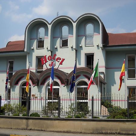 J Hotel Orbassano Exterior foto